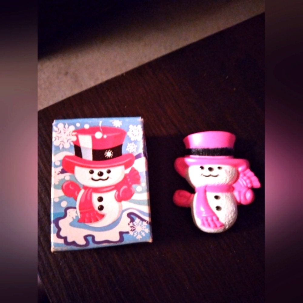 Vintage Avon We Willy Winter pin pal